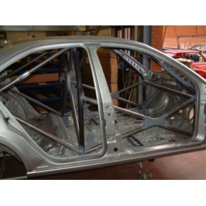 Ford Mondeo roll cage (T45)